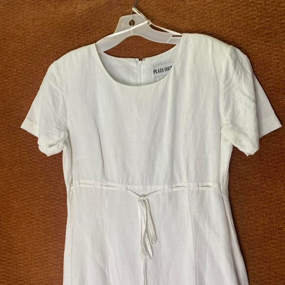 Vintage Plaza South Flower Embroidered White Dress, Size 6. - Picture 4 of 6